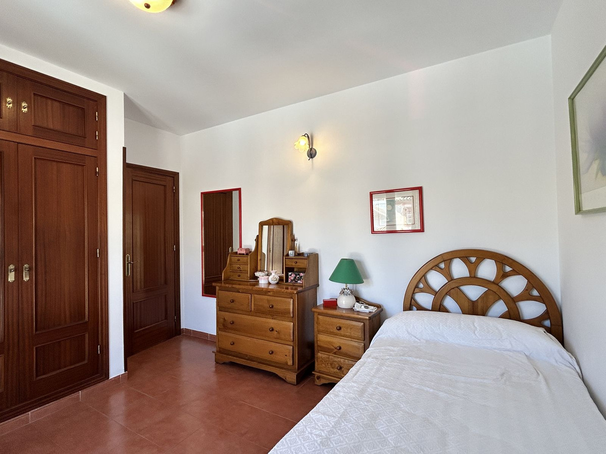 e3885d110561d2cb488375fa3cbc8b3a - 24