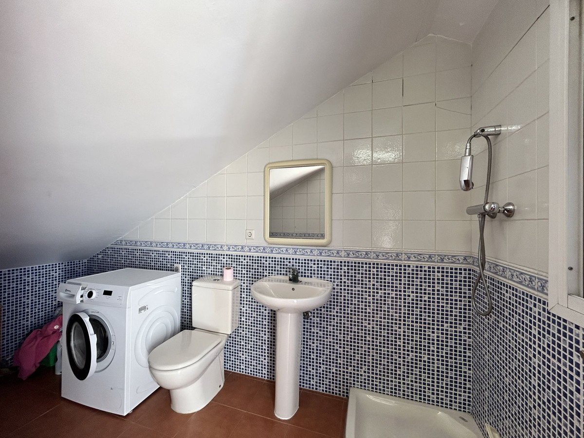 e3885d110561d2cb488375fa3cbc8b3a - 30