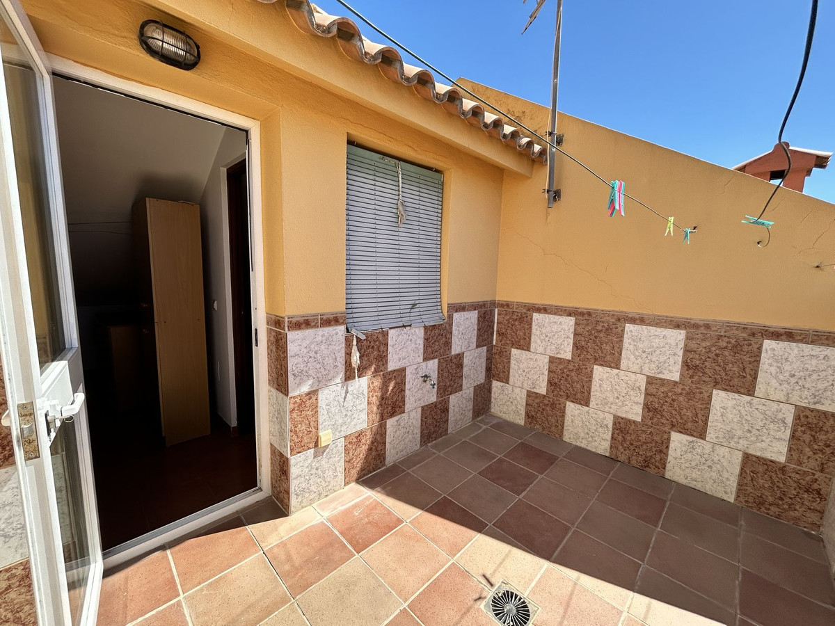 e3885d110561d2cb488375fa3cbc8b3a - 33