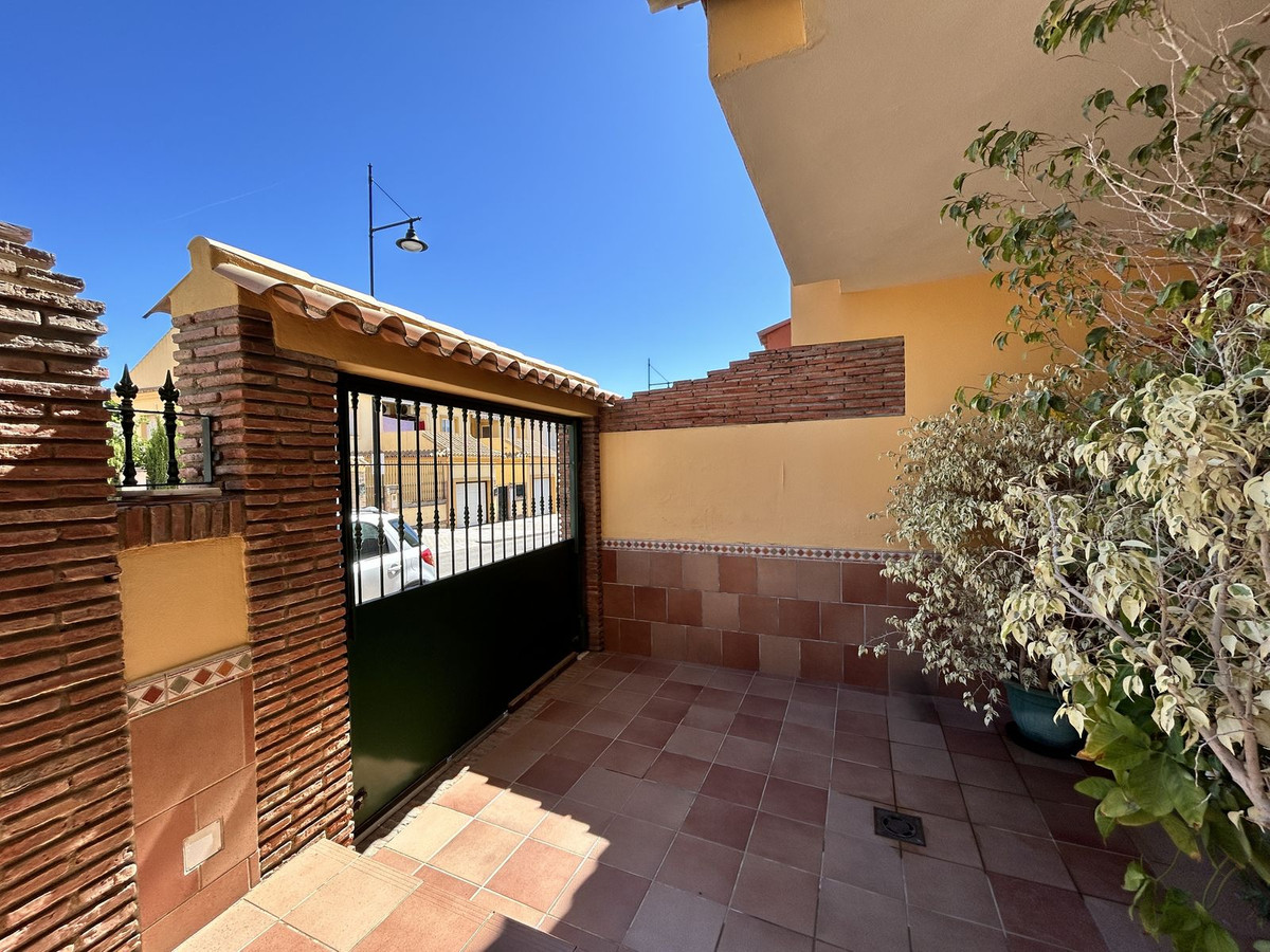 e3885d110561d2cb488375fa3cbc8b3a - 4