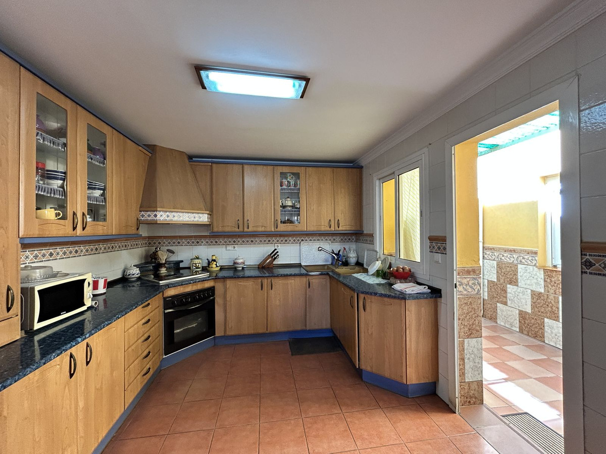 e3885d110561d2cb488375fa3cbc8b3a - 9