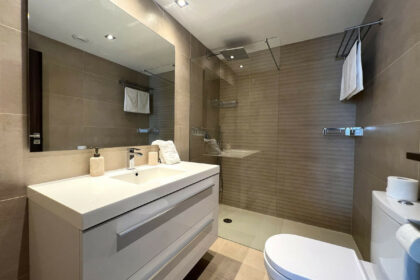 e4ecbf64e1b386066e3704fefaa5f004 - 10