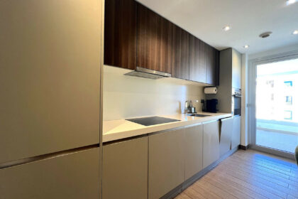 e4ecbf64e1b386066e3704fefaa5f004 - 12