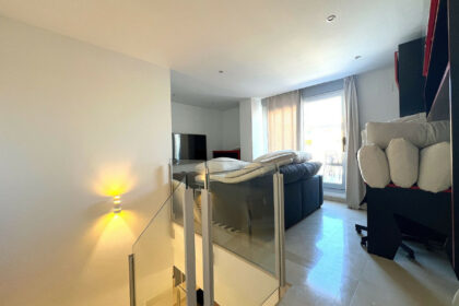 e4ecbf64e1b386066e3704fefaa5f004 - 18