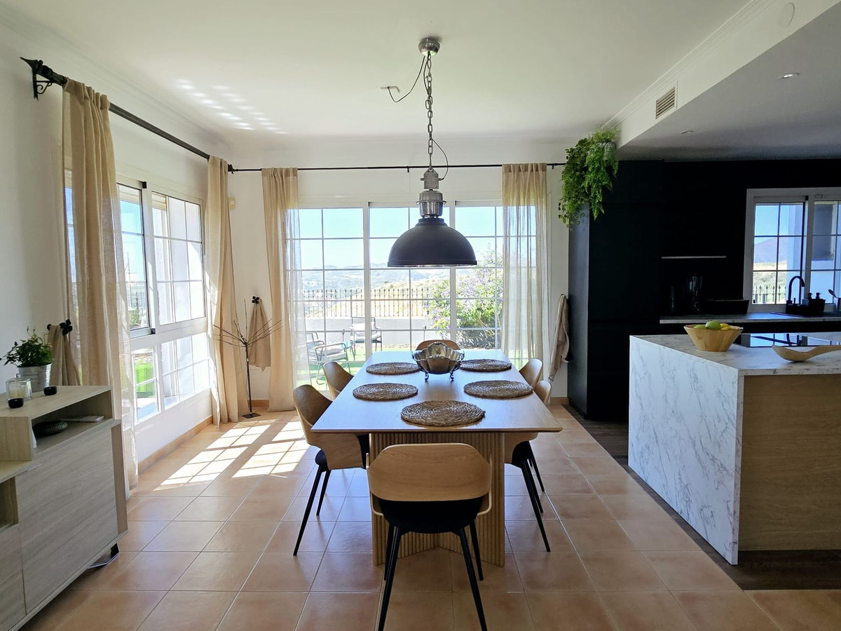 e5c9a569f1eb47ec72a71724c0b52402 - 10