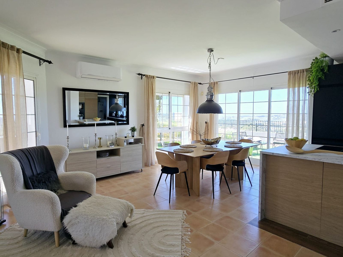 e5c9a569f1eb47ec72a71724c0b52402 - 12