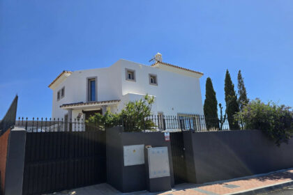 e5c9a569f1eb47ec72a71724c0b52402 - 16