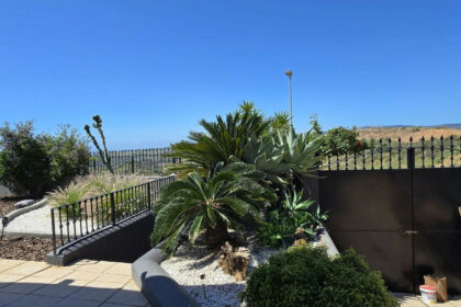 e5c9a569f1eb47ec72a71724c0b52402 - 18