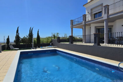 e5c9a569f1eb47ec72a71724c0b52402 - 21