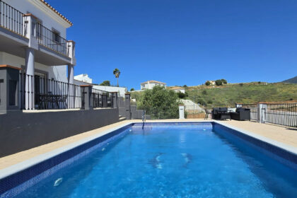 e5c9a569f1eb47ec72a71724c0b52402 - 22