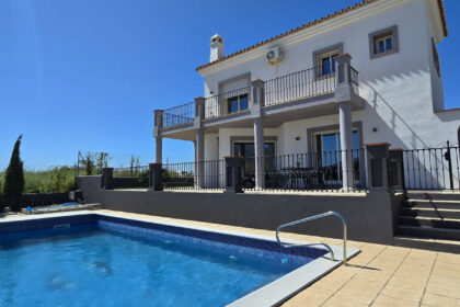 e5c9a569f1eb47ec72a71724c0b52402 - 24