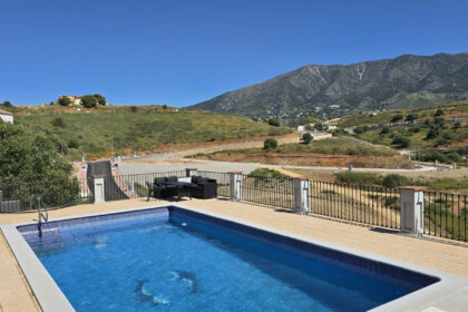 e5c9a569f1eb47ec72a71724c0b52402 - 26