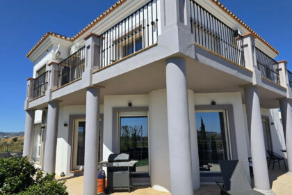 e5c9a569f1eb47ec72a71724c0b52402 - 27