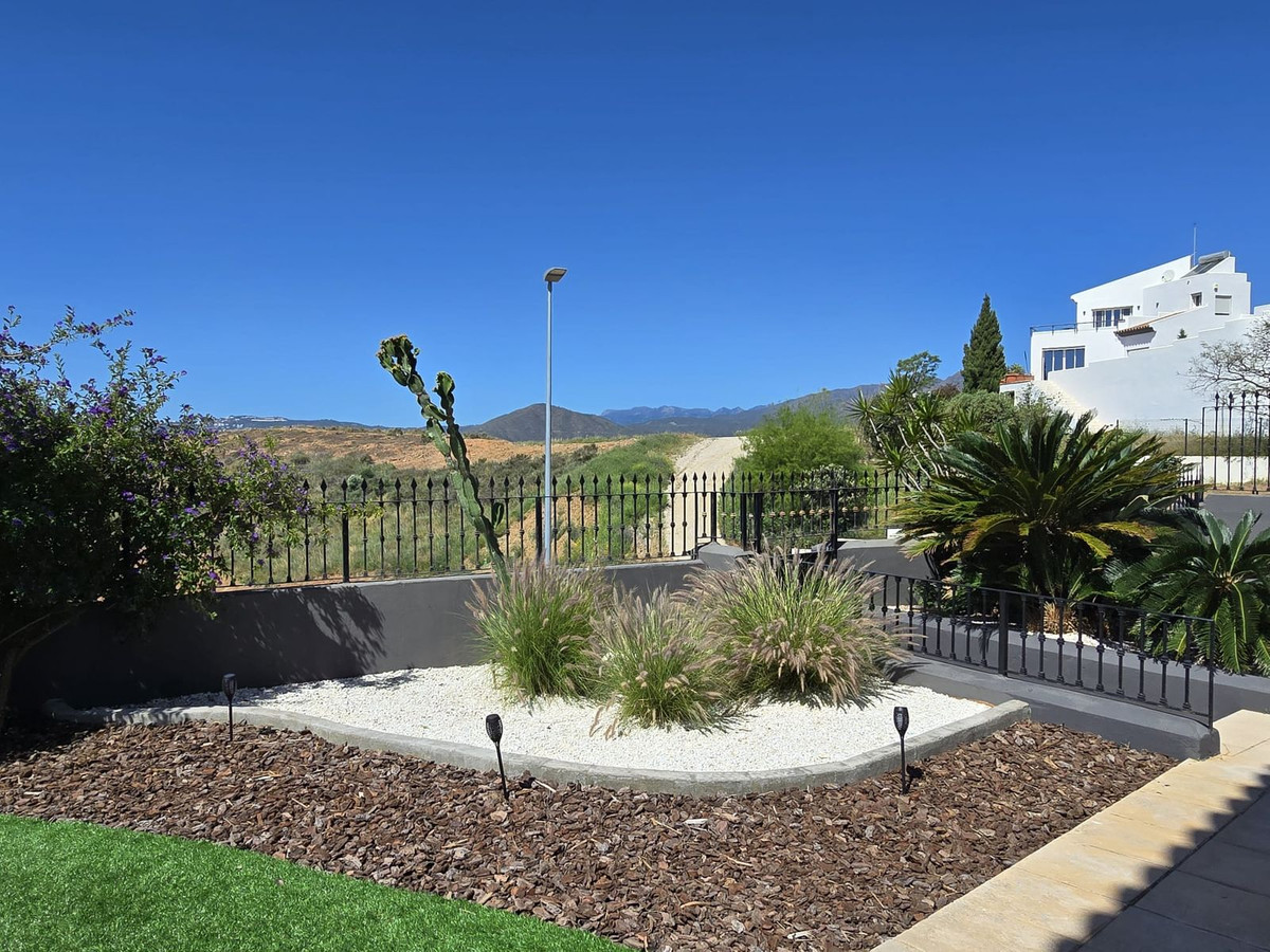 e5c9a569f1eb47ec72a71724c0b52402 - 29