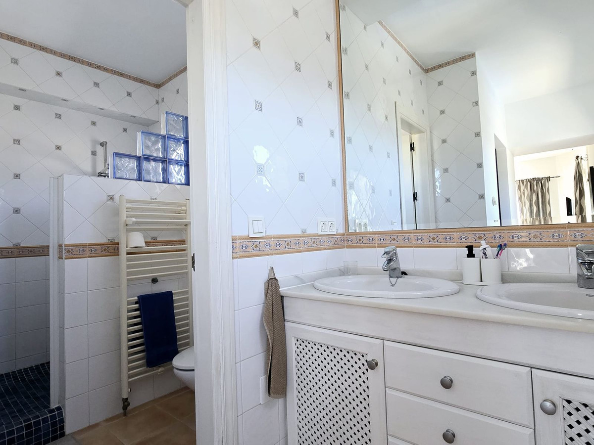 e5c9a569f1eb47ec72a71724c0b52402 - 31