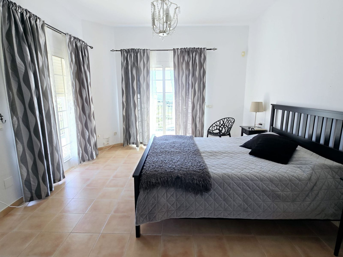 e5c9a569f1eb47ec72a71724c0b52402 - 34