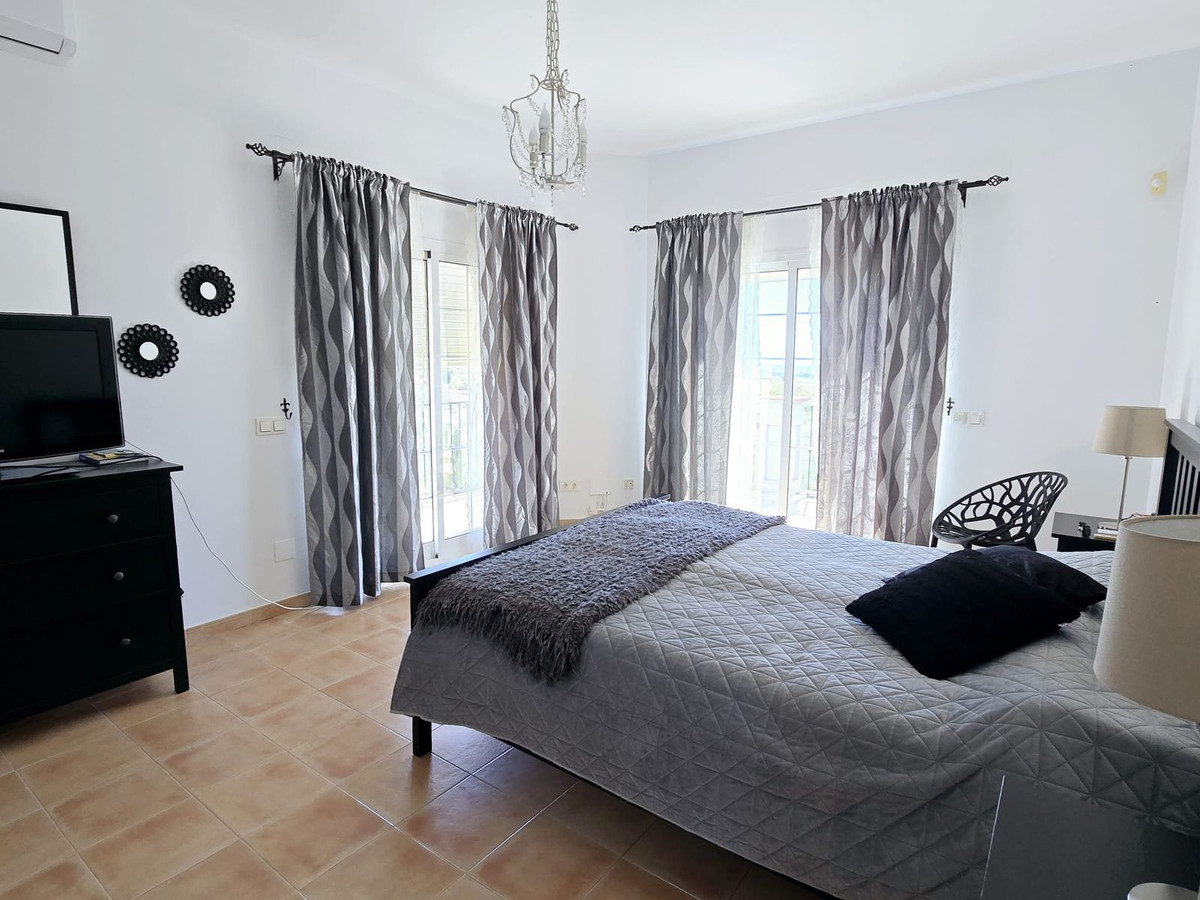 e5c9a569f1eb47ec72a71724c0b52402 - 36