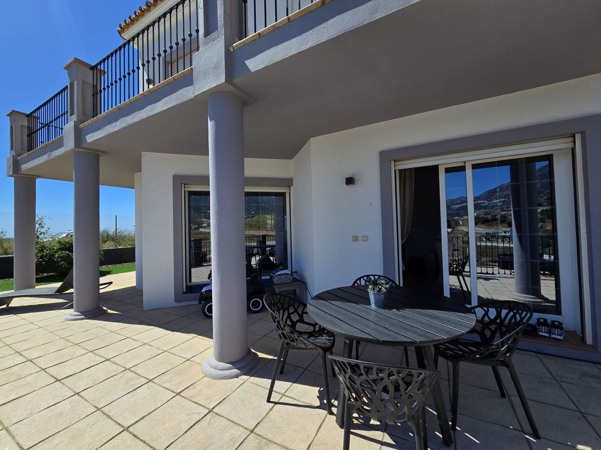 e5c9a569f1eb47ec72a71724c0b52402 - 4