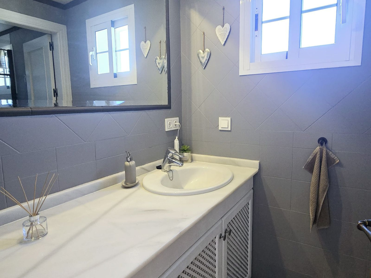 e5c9a569f1eb47ec72a71724c0b52402 - 40