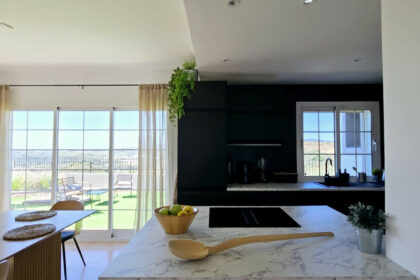 e5c9a569f1eb47ec72a71724c0b52402 - 52