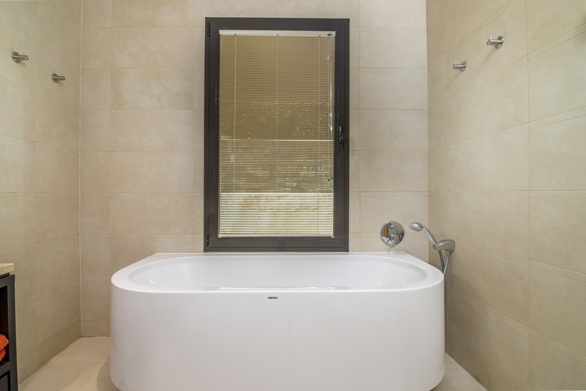 e5d119486057402ecfafed468f4d83aa - 39