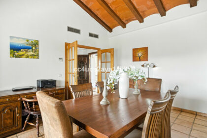 e6a4285671e59c813ceb89d95d58c55e - 12