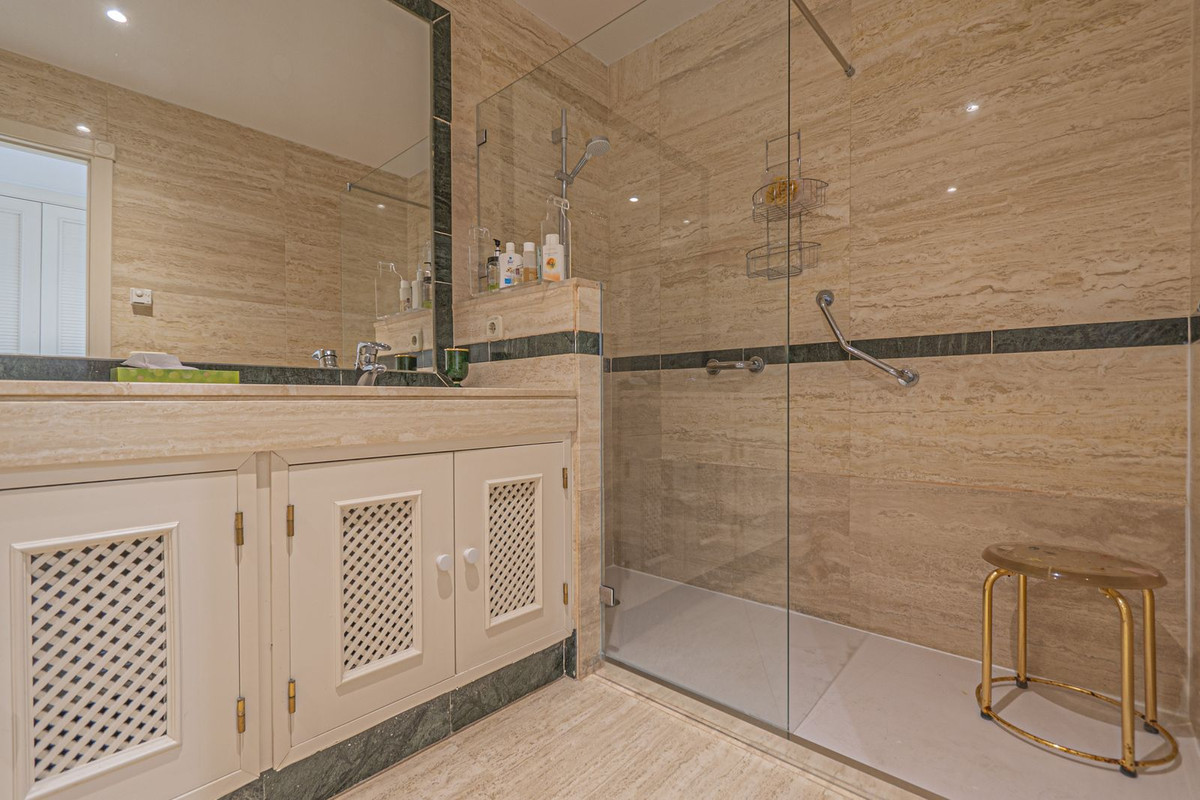 e6d11c4296ac62a08224cd3bb944c687 - 10