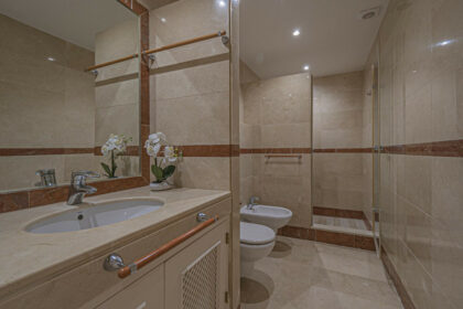 e6d11c4296ac62a08224cd3bb944c687 - 16