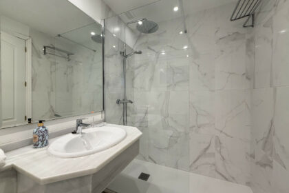 e6ed976541101d0af67ec2c2c940d439 - 14