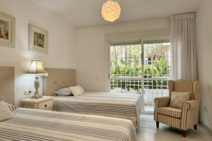 e6ed976541101d0af67ec2c2c940d439 - 16