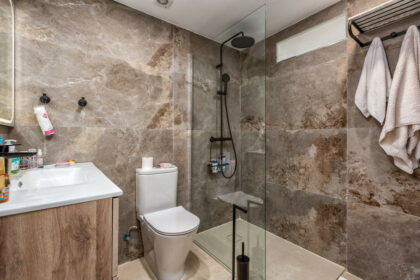 e73b71baa2f3b4088d145f57909b0ed1 - 8