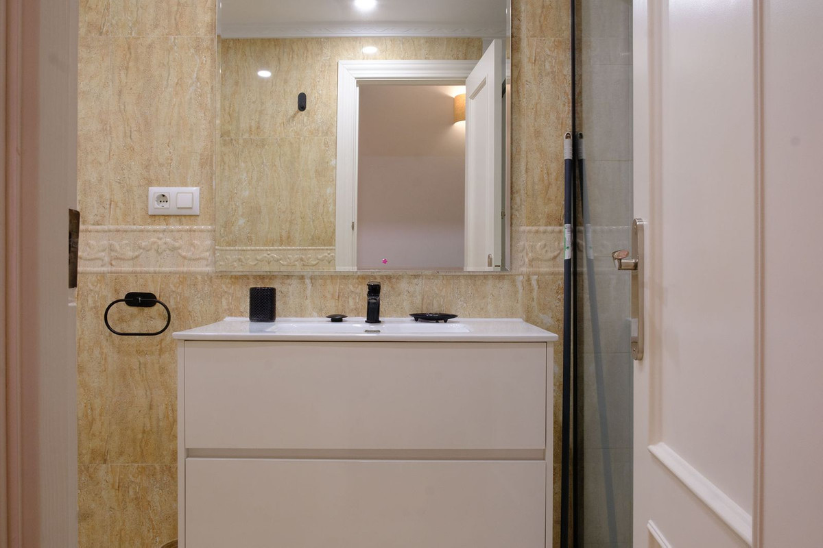 e79dc41ec0a7e7468bb29d4ba5303069 - 13