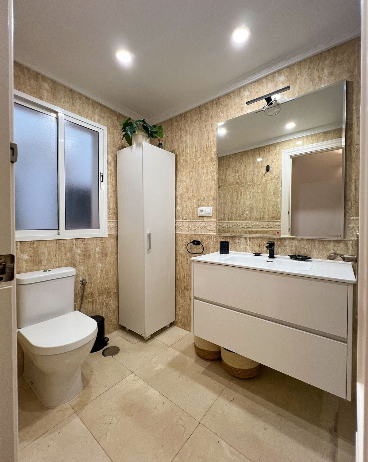 e79dc41ec0a7e7468bb29d4ba5303069 - 16