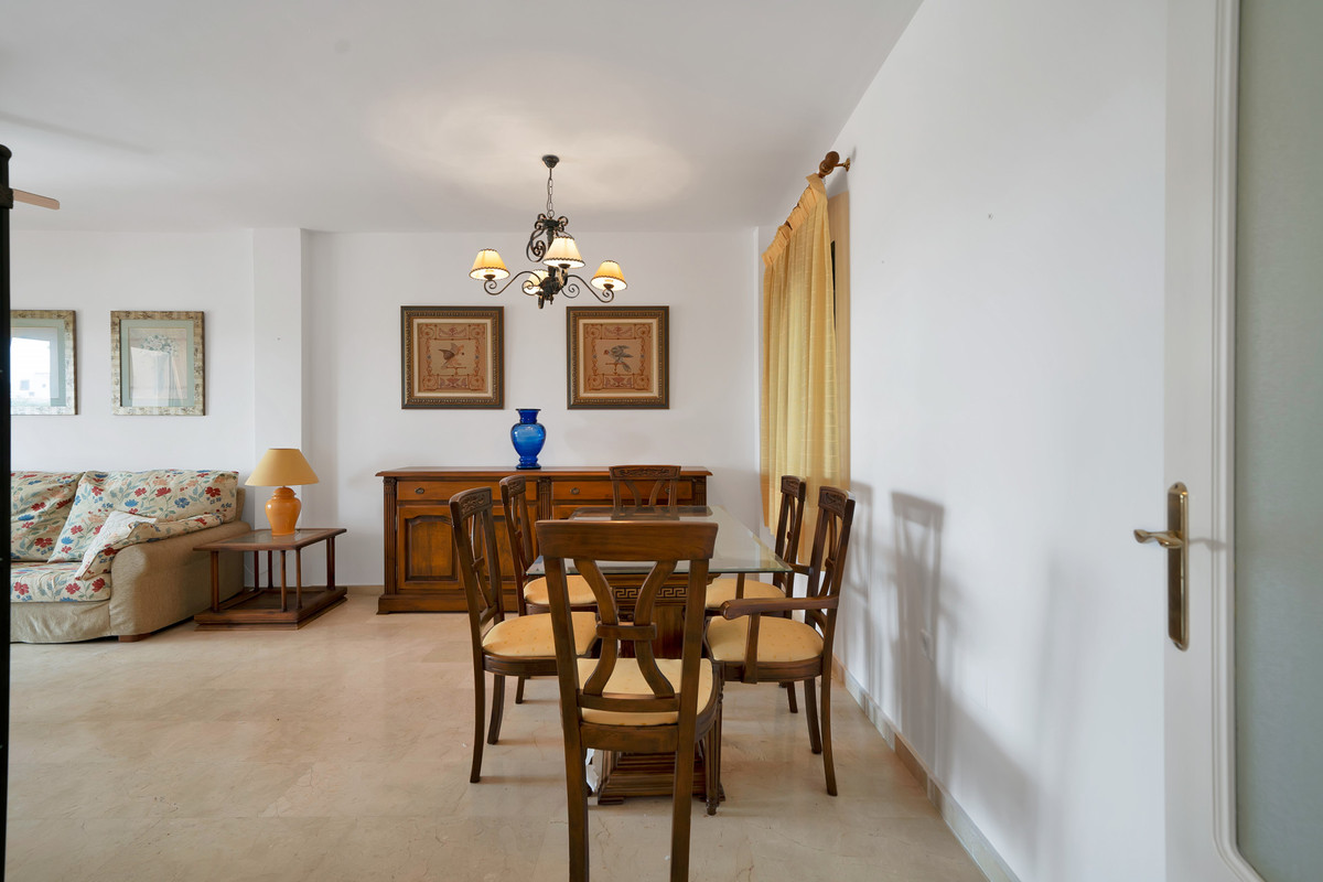 e7b0c9543755d8b72c48a09e1a8d0e01 - 17