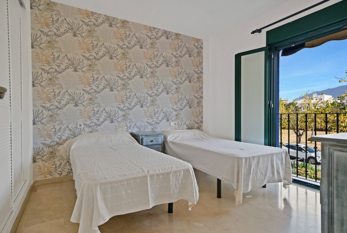 e7b0c9543755d8b72c48a09e1a8d0e01 - 22