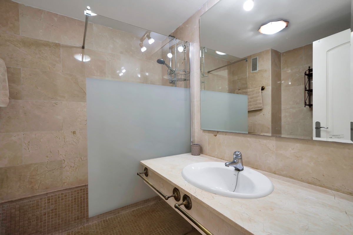 e7b0c9543755d8b72c48a09e1a8d0e01 - 27