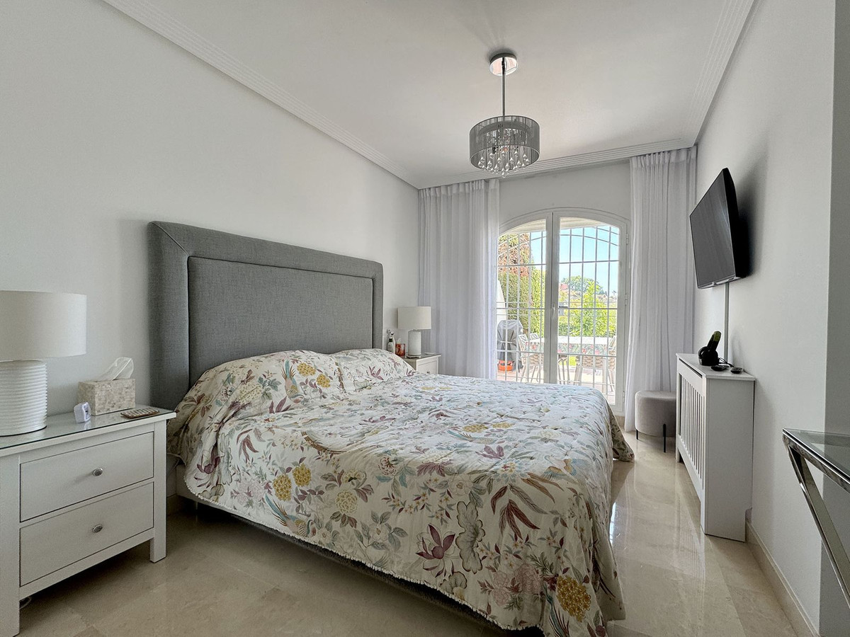 e7b3ea332461863108861386b7c5c056 - 12