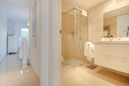 e7b3ea332461863108861386b7c5c056 - 15