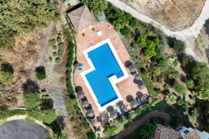 e7b3ea332461863108861386b7c5c056 - 21