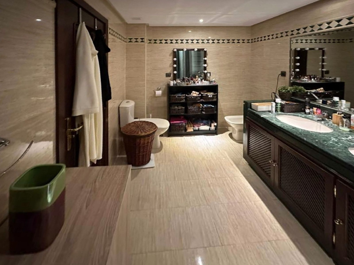 e7cd131df949a0293ebabcc493f1bbbd - 14