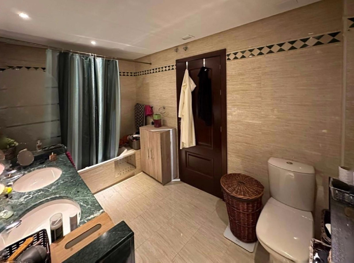 e7cd131df949a0293ebabcc493f1bbbd - 16