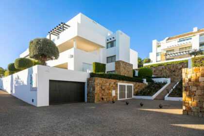 e817958db745c8e5585a2e28c1b5329f - 15