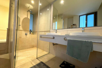 e817958db745c8e5585a2e28c1b5329f - 7