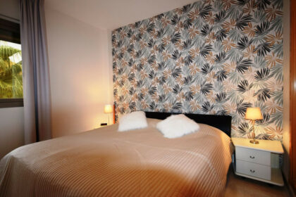 e81ad8894ab3e15a5b152d1f9cd51239 - 14