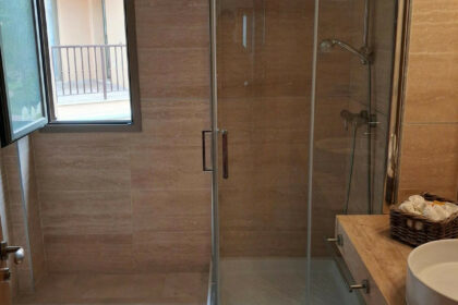 e81ad8894ab3e15a5b152d1f9cd51239 - 18