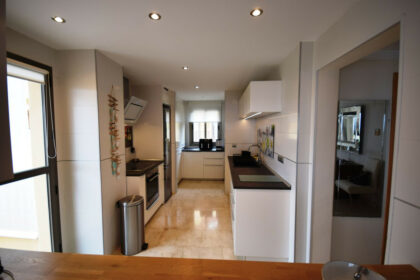 e81ad8894ab3e15a5b152d1f9cd51239 - 9