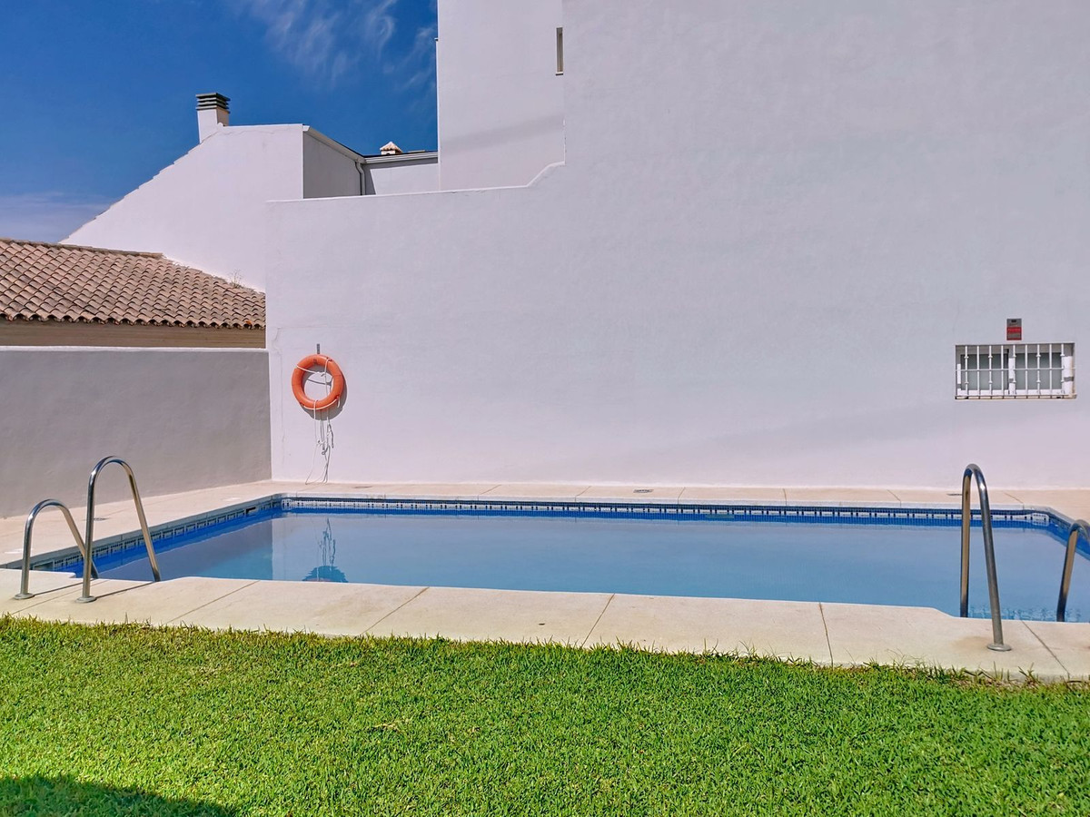 e837877b8e78ddb52e298cb9a8e38cd7 - 12