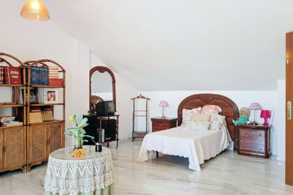 e837877b8e78ddb52e298cb9a8e38cd7 - 17