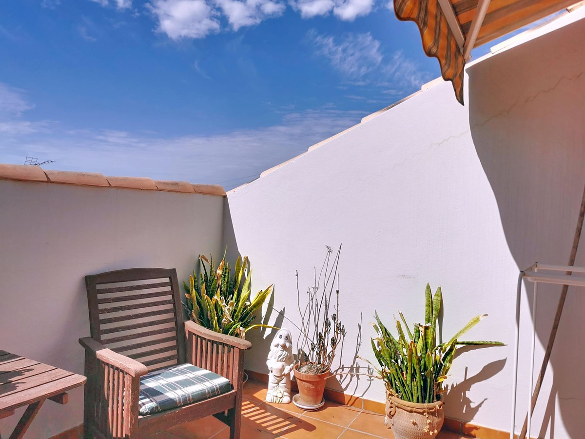 e837877b8e78ddb52e298cb9a8e38cd7 - 9