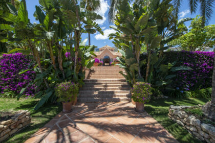 e8812f22351bd13cb798faa75703ffbd - 11